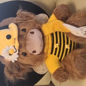 BNWT Adorable Brown EASTER/SPRING BUMBLEBEE HIGHLAND COW PLUSH